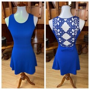 Delirious Los Angeles, Blue Sleeveless Dress size small blue back design